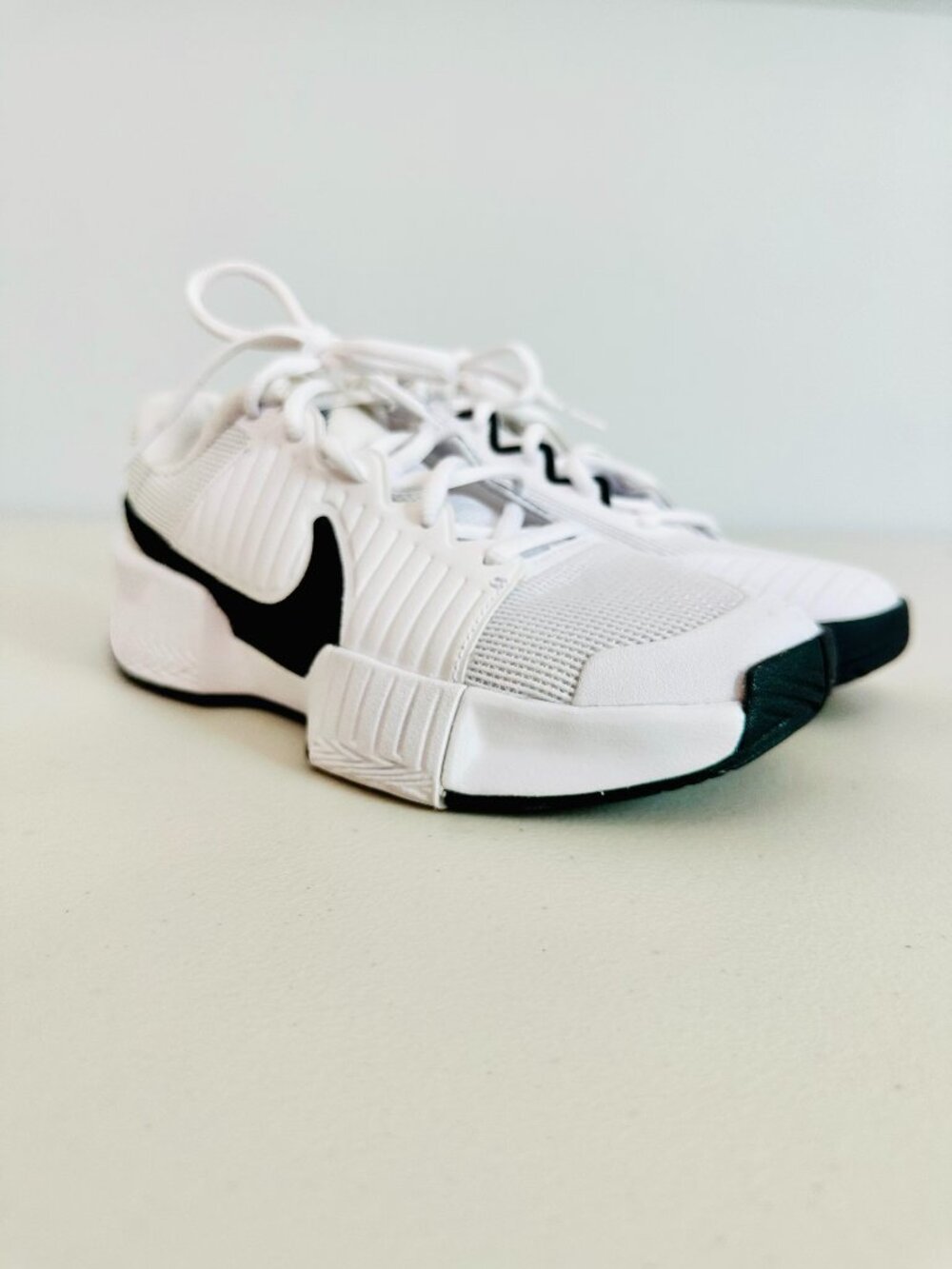 NEW NIKE GP CHALLENGE PRO WOMEN'S TENNIS SHOES FB3146-100 WHITE/BLACK SIZE 6.5